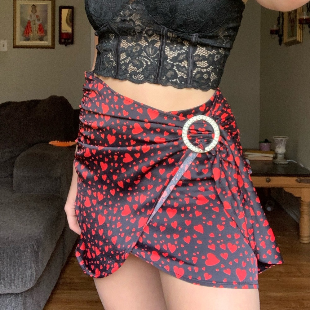 Black red heart skirt